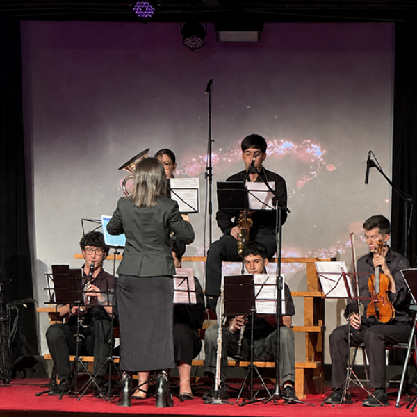 La música solidaria volvió al Colegio